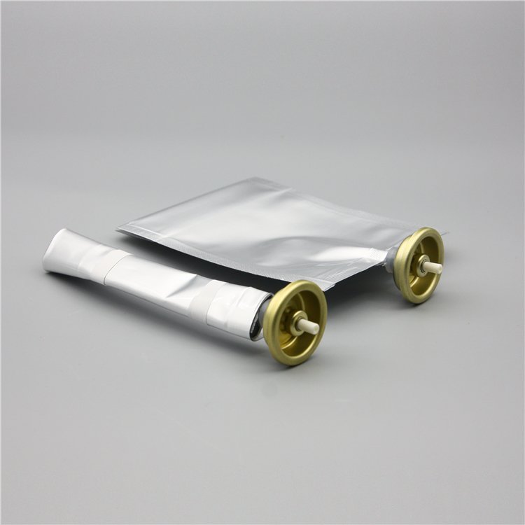 100ml化妆用品类二元阀袋 马口铁杯